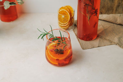 Probiotische Winterlimonade – Wasserkefir mit Blutorange, Granatapfel & Rosmarin