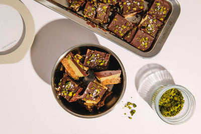 Tahini-Dattel-Schoko-Bites: Gesunder Sweet Treat mit Pistazien